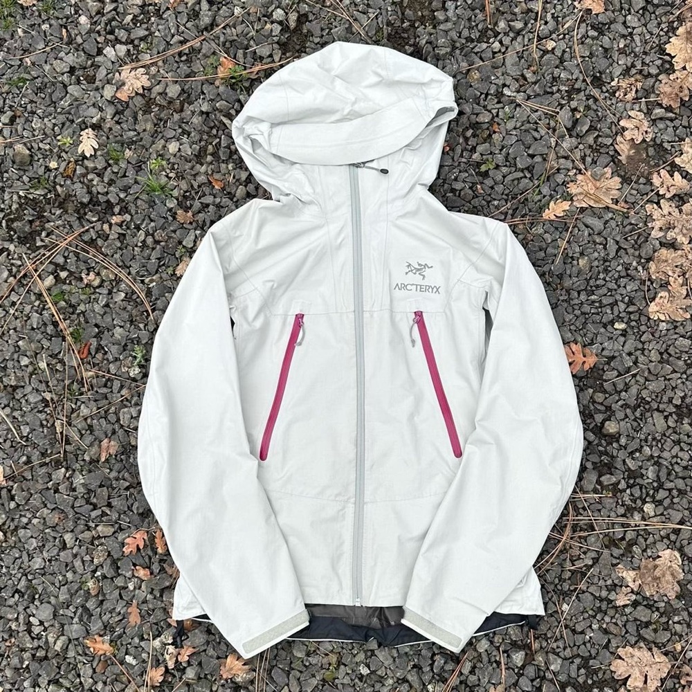 ARC’TERYX BETA SL JACKET